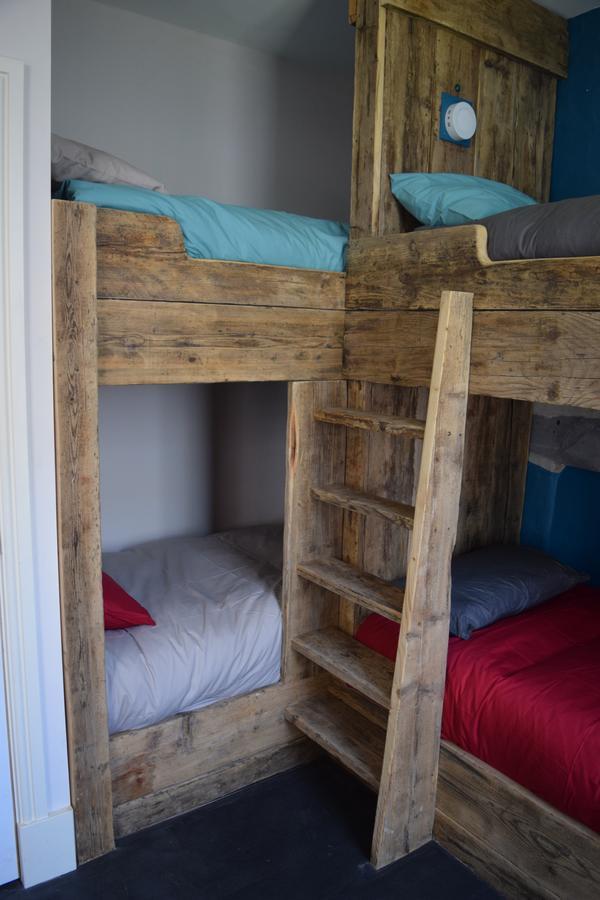 Ty Glyndwr Bunkhouse, Bar And Cafe Hostel Caernarfon Ngoại thất bức ảnh