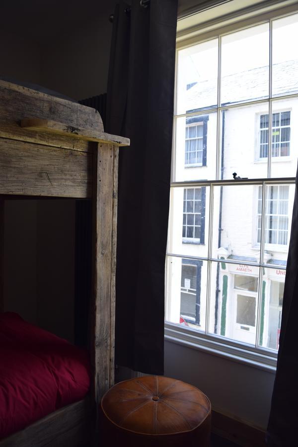 Ty Glyndwr Bunkhouse, Bar And Cafe Hostel Caernarfon Ngoại thất bức ảnh
