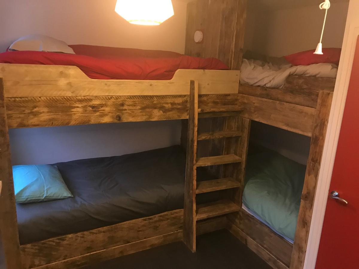 Ty Glyndwr Bunkhouse, Bar And Cafe Hostel Caernarfon Ngoại thất bức ảnh