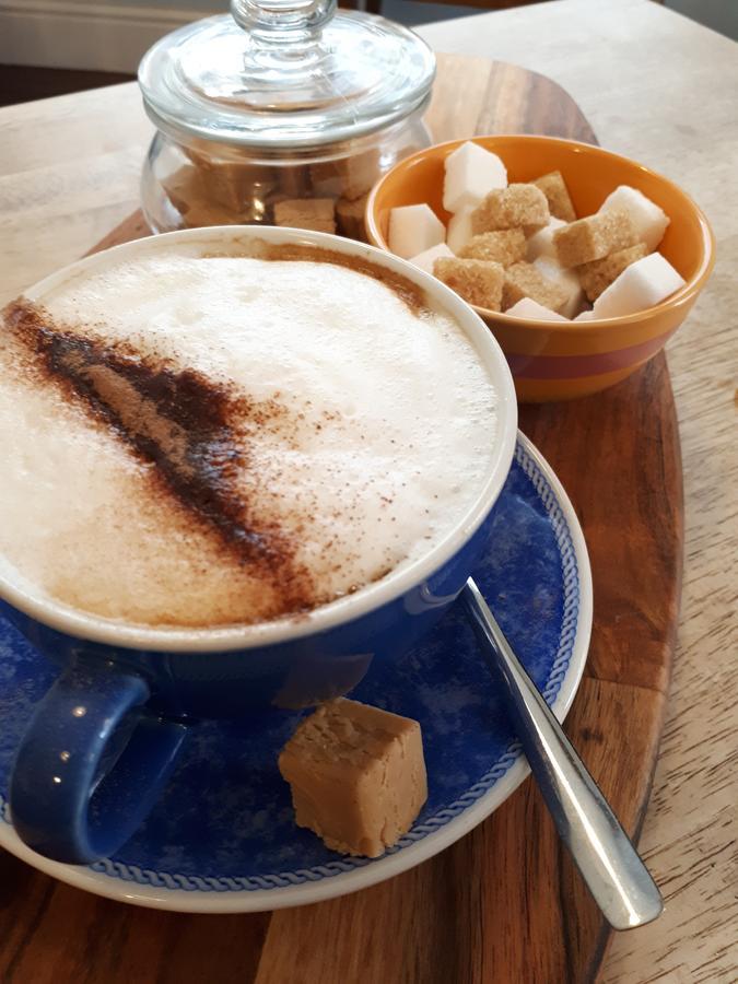 Ty Glyndwr Bunkhouse, Bar And Cafe Hostel Caernarfon Ngoại thất bức ảnh