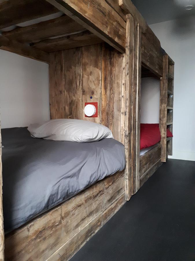Ty Glyndwr Bunkhouse, Bar And Cafe Hostel Caernarfon Ngoại thất bức ảnh