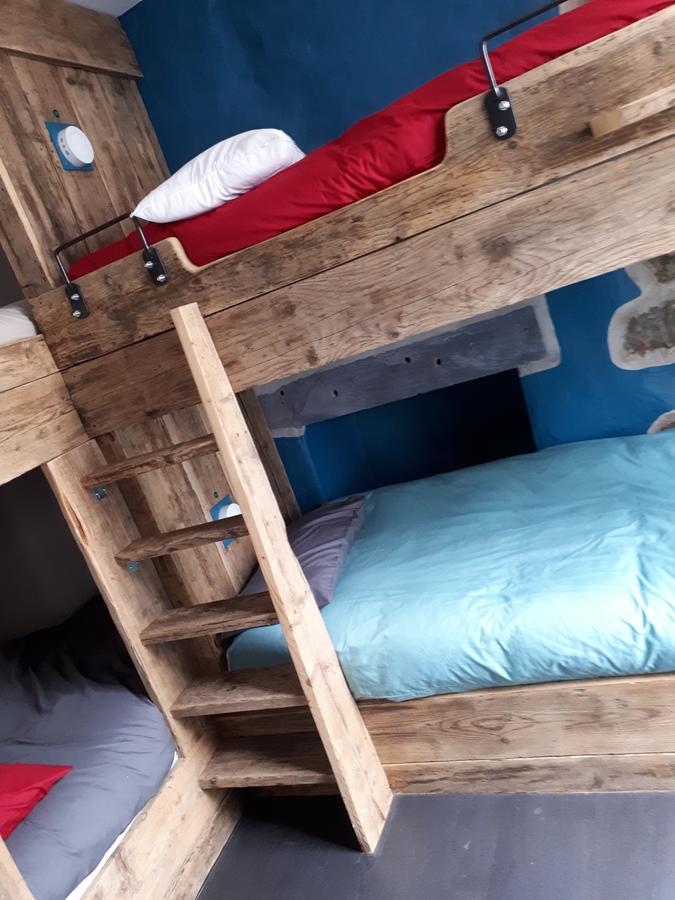 Ty Glyndwr Bunkhouse, Bar And Cafe Hostel Caernarfon Ngoại thất bức ảnh