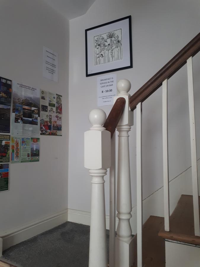 Ty Glyndwr Bunkhouse, Bar And Cafe Hostel Caernarfon Ngoại thất bức ảnh