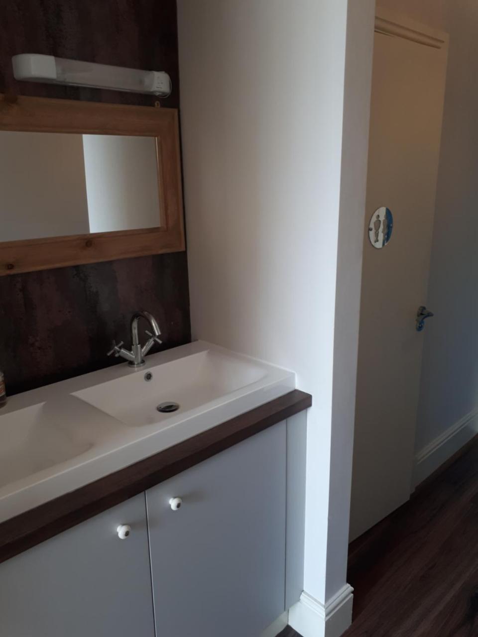 Ty Glyndwr Bunkhouse, Bar And Cafe Hostel Caernarfon Ngoại thất bức ảnh