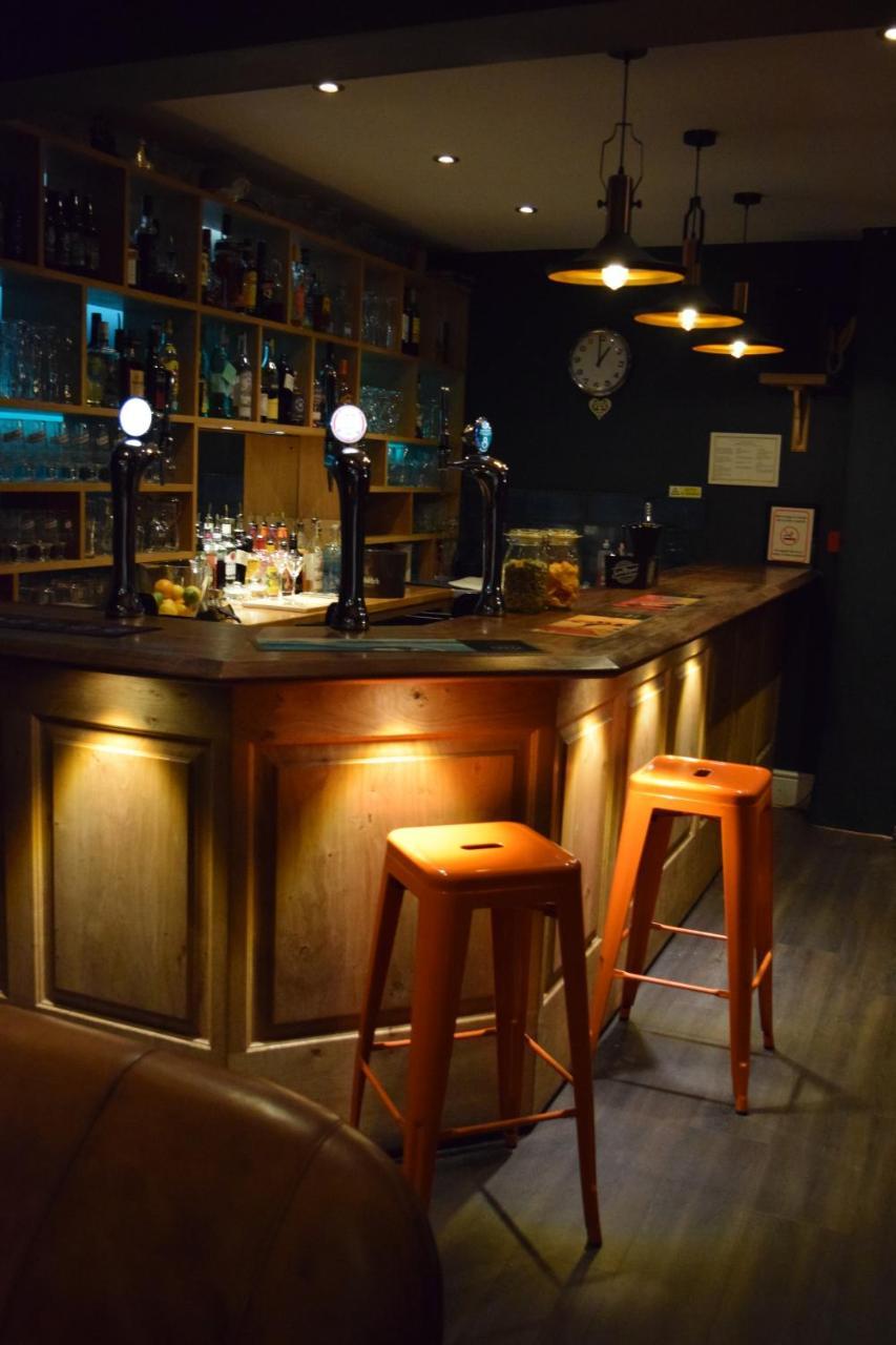 Ty Glyndwr Bunkhouse, Bar And Cafe Hostel Caernarfon Ngoại thất bức ảnh